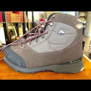 Simms fishing wading boots.Good for size 10-11 = extra room for bulky socks